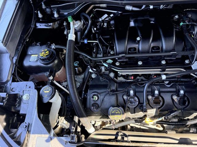 2018 Ford Explorer XLT 4WD - 23033654 - 16