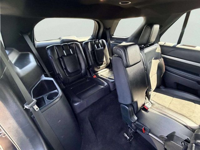 2018 Ford Explorer XLT 4WD - 23033654 - 30