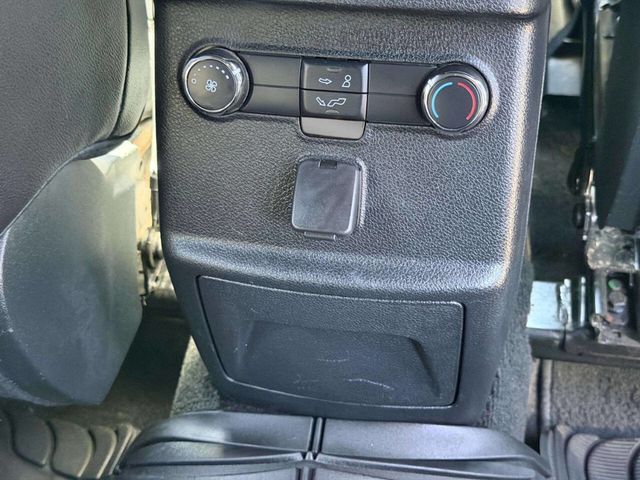 2018 Ford Explorer XLT 4WD - 23033654 - 32