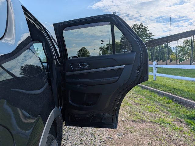 2018 Ford Explorer XLT 4WD - 23071239 - 11