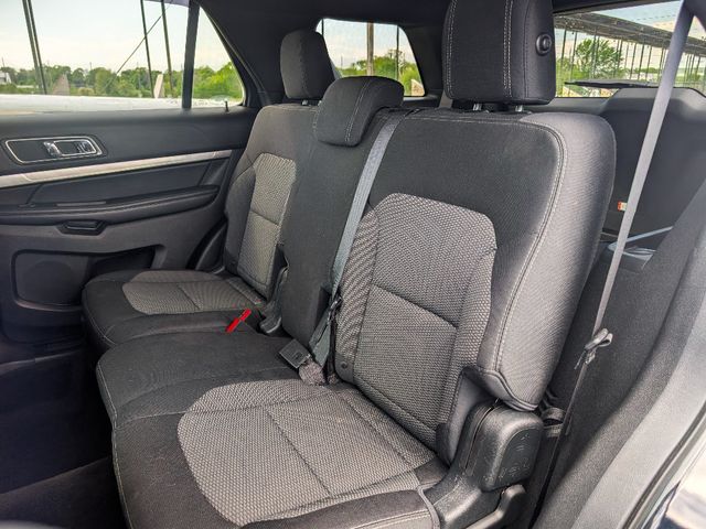 2018 Ford Explorer XLT 4WD - 23071239 - 16