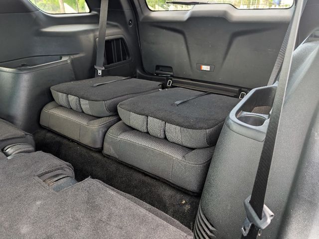 2018 Ford Explorer XLT 4WD - 23071239 - 17