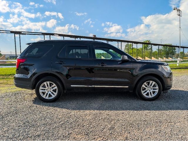 2018 Ford Explorer XLT 4WD - 23071239 - 3