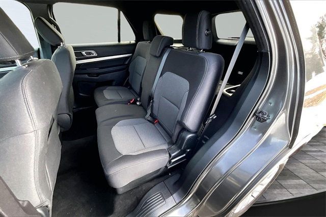 2018 Ford Explorer XLT 4WD - 22974415 - 17