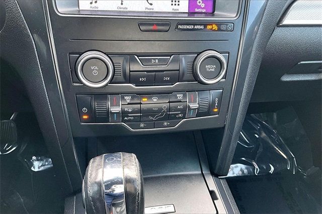 2018 Ford Explorer XLT 4WD - 22974415 - 25