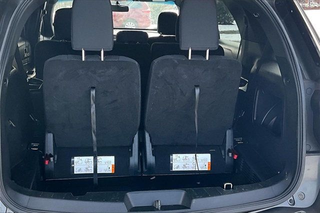 2018 Ford Explorer XLT 4WD - 22974415 - 34