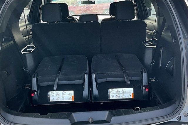 2018 Ford Explorer XLT 4WD - 22974415 - 35