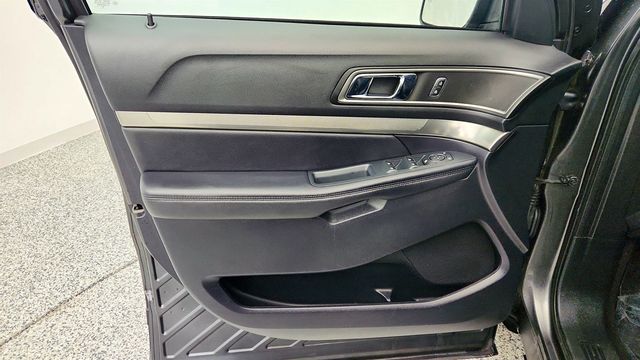 2018 Ford Explorer XLT 4WD - 22965173 - 10