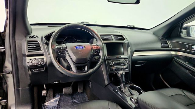 2018 Ford Explorer XLT 4WD - 22965173 - 12