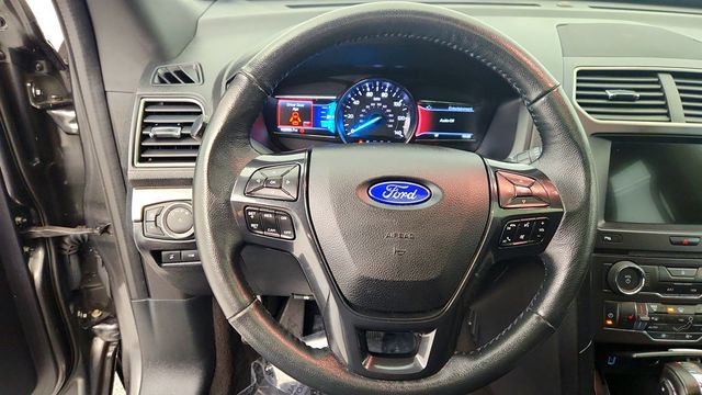 2018 Ford Explorer XLT 4WD - 22965173 - 13