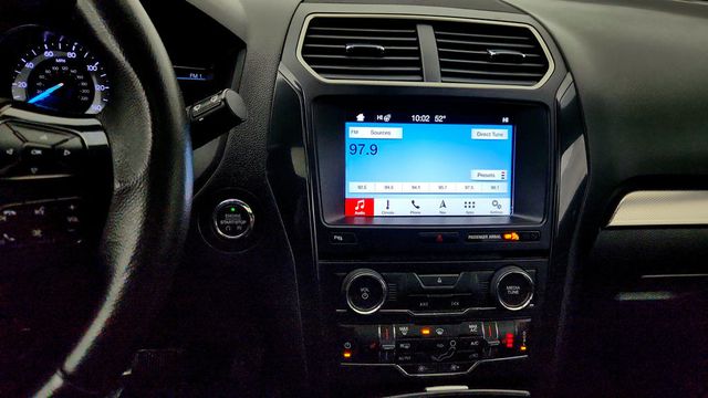 2018 Ford Explorer XLT 4WD - 22965173 - 17