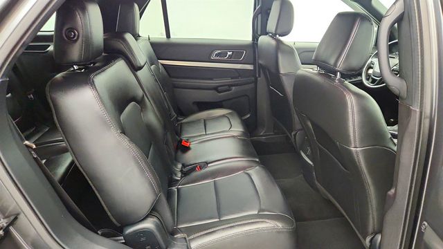 2018 Ford Explorer XLT 4WD - 22965173 - 24