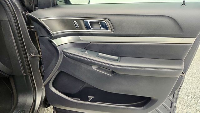 2018 Ford Explorer XLT 4WD - 22965173 - 27