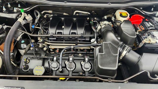 2018 Ford Explorer XLT 4WD - 22965173 - 28