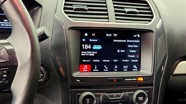 2018 Ford Explorer XLT 4WD - 23068790 - 19