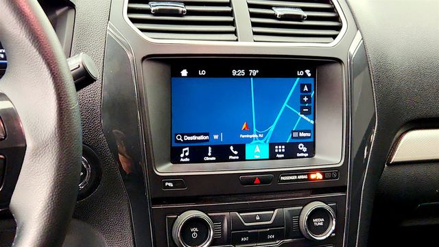 2018 Ford Explorer XLT 4WD - 23068790 - 20