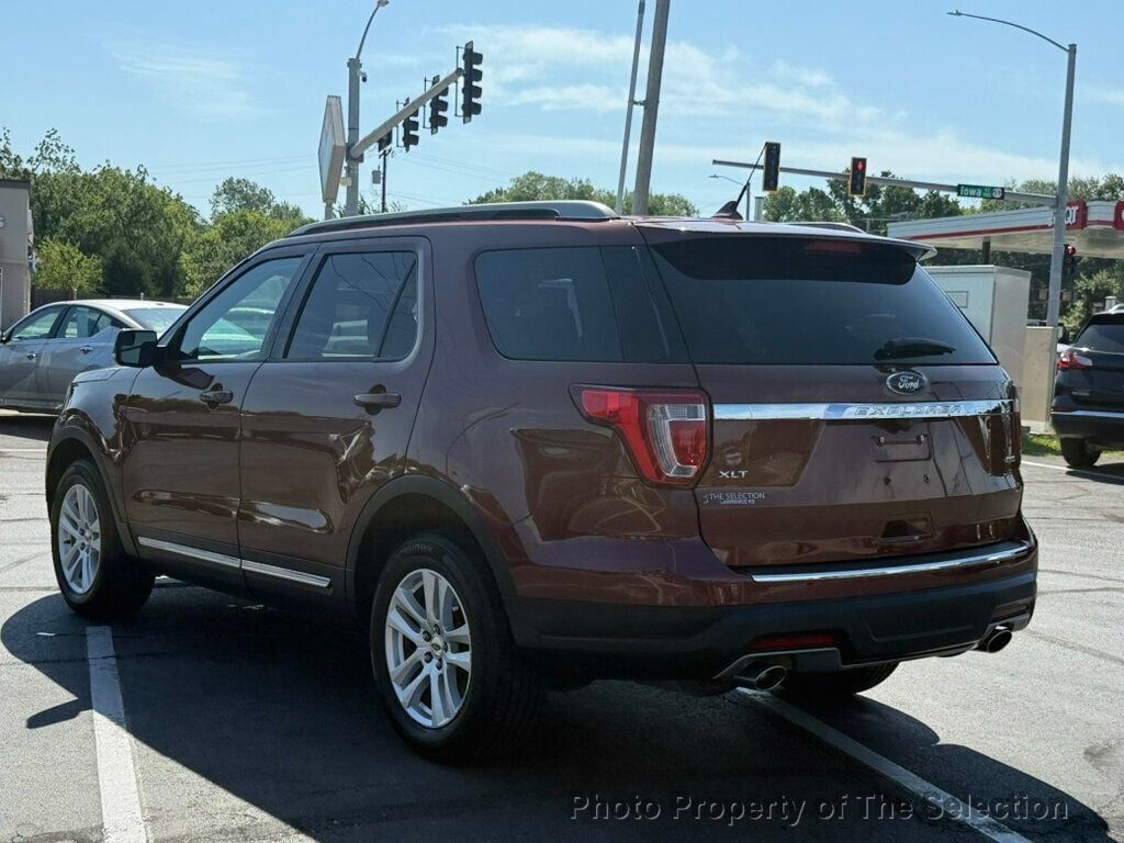 2018 Ford Explorer XLT photo 11