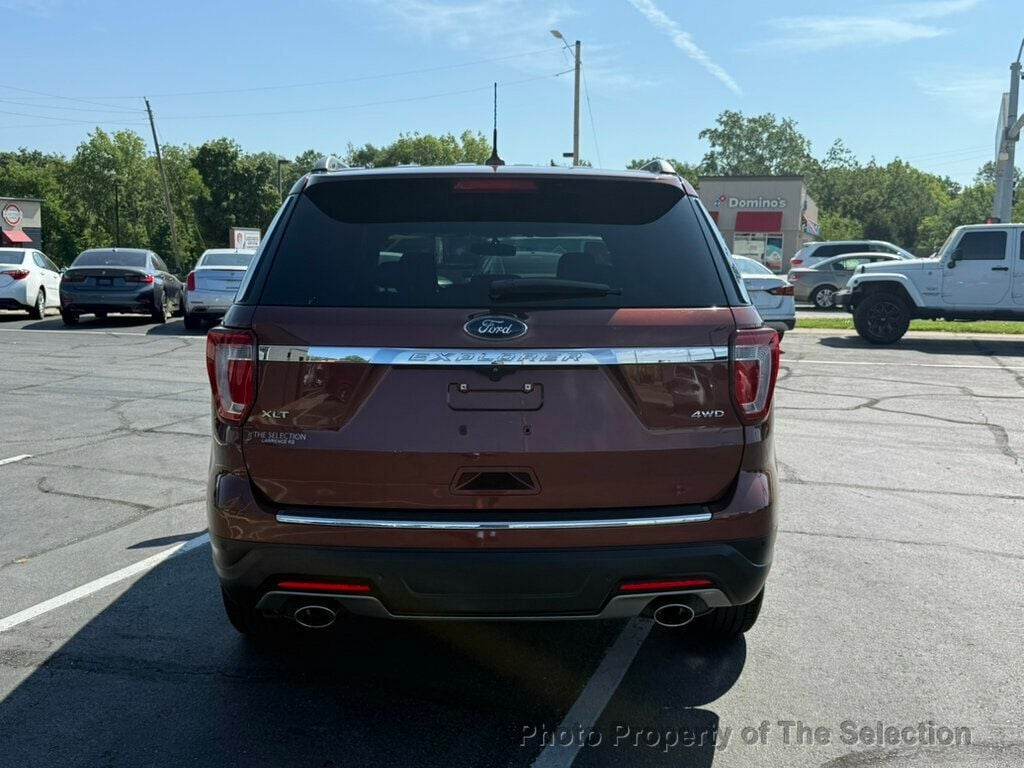 2018 Ford Explorer XLT photo 12