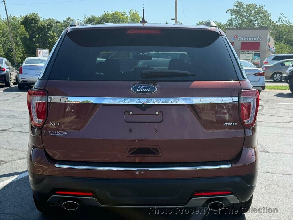 2018 Ford Explorer XLT photo 13