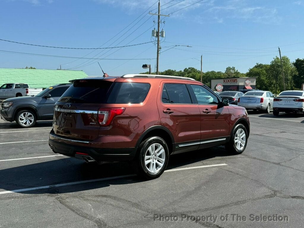 2018 Ford Explorer XLT photo 16