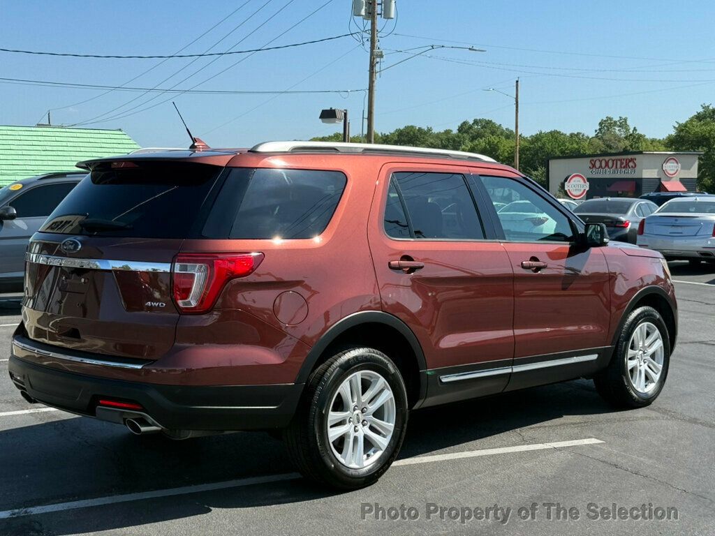 2018 Ford Explorer XLT photo 17