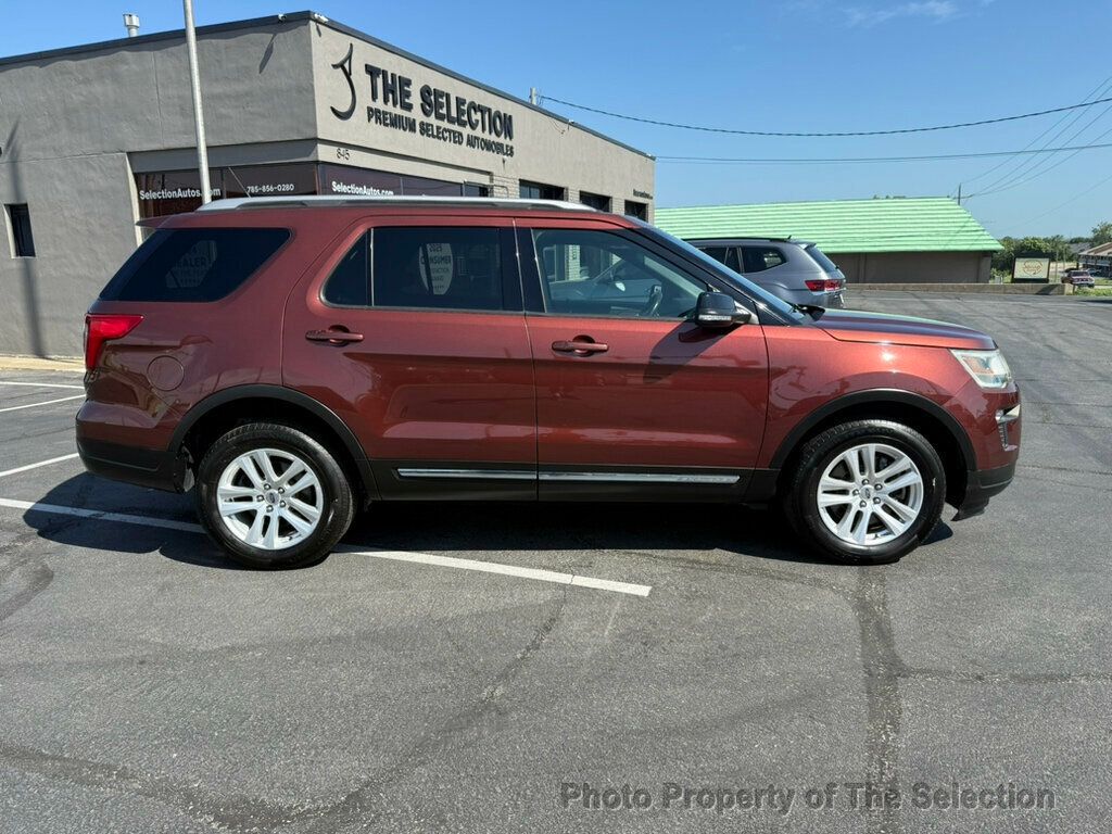 2018 Ford Explorer XLT photo 18
