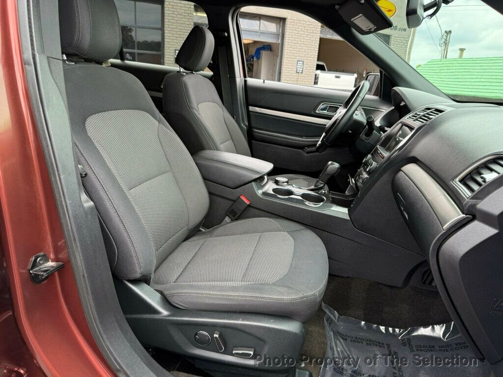 2018 Ford Explorer XLT photo 38