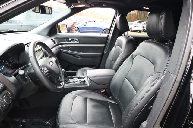 2018 Ford Explorer XLT 4WD with Equipment 202A, Twin Panel Moonroof & 20'' Wheels - 22939867 - 19