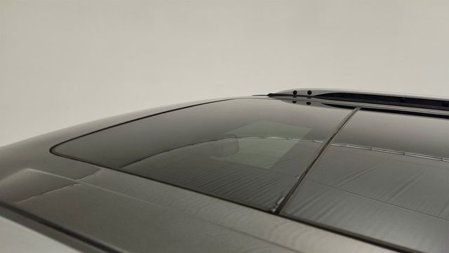 2018 Ford Explorer XLT 4WD with Equipment 202A, Twin Panel Moonroof & Tech Features - 22965173 - 9