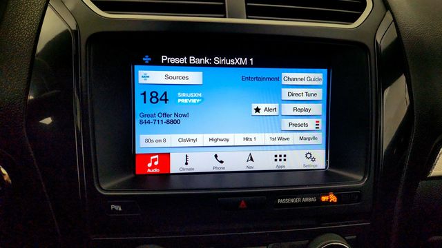 2018 Ford Explorer XLT 4WD with Equipment 202A, Twin Panel Moonroof & Tech Features - 22965173 - 18