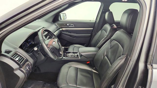 2018 Ford Explorer XLT 4WD with Equipment 202A, Twin Panel Moonroof & Tech Features - 22965173 - 20