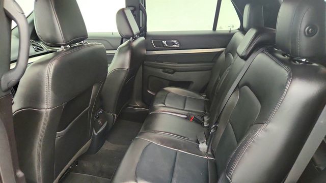 2018 Ford Explorer XLT 4WD with Equipment 202A, Twin Panel Moonroof & Tech Features - 22965173 - 21