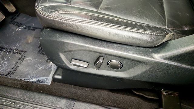 2018 Ford Explorer XLT 4WD w/ Twin Panel Moonroof, Leather & Navigation - 23068790 - 11