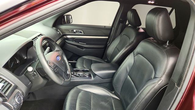 2018 Ford Explorer XLT 4WD w/ Twin Panel Moonroof, Leather & Navigation - 23068790 - 12