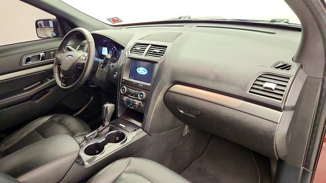 2018 Ford Explorer XLT 4WD w/ Twin Panel Moonroof, Leather & Navigation - 23068790 - 25