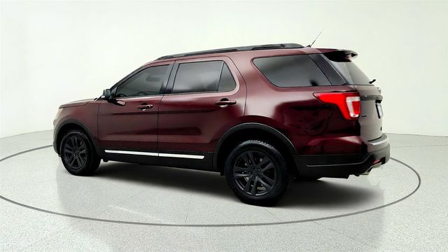 2018 Ford Explorer XLT 4WD w/ Twin Panel Moonroof, Leather & Navigation - 23068790 - 6