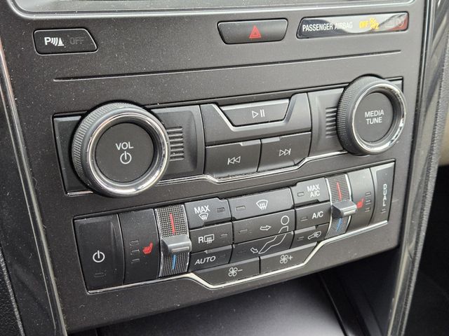 2018 Ford Explorer XLT FWD - 22976978 - 19