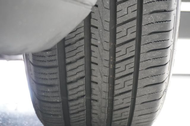 2018 Ford Explorer XLT FWD - 23017368 - 27