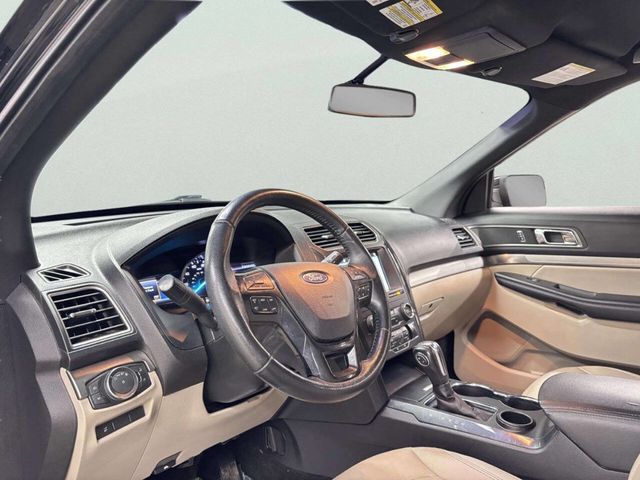 2018 Ford Explorer XLT FWD - 22956376 - 11