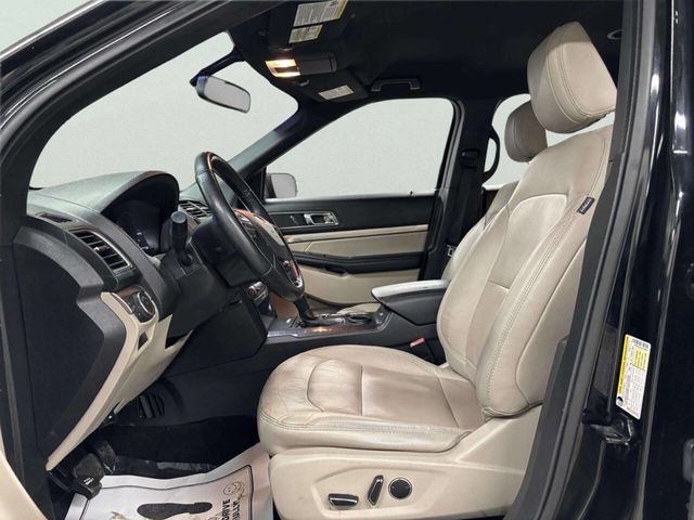 2018 Ford Explorer XLT FWD - 22956376 - 12