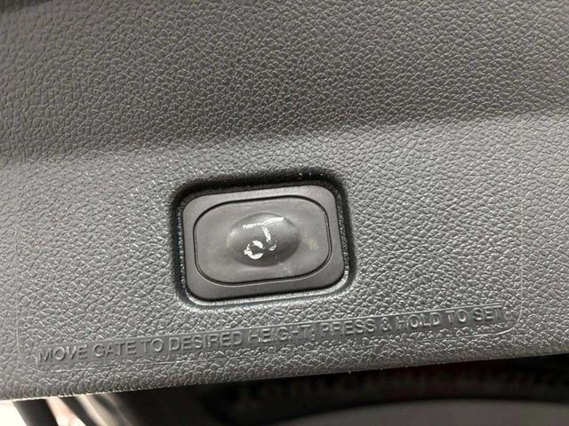 2018 Ford Explorer XLT FWD - 22956376 - 16