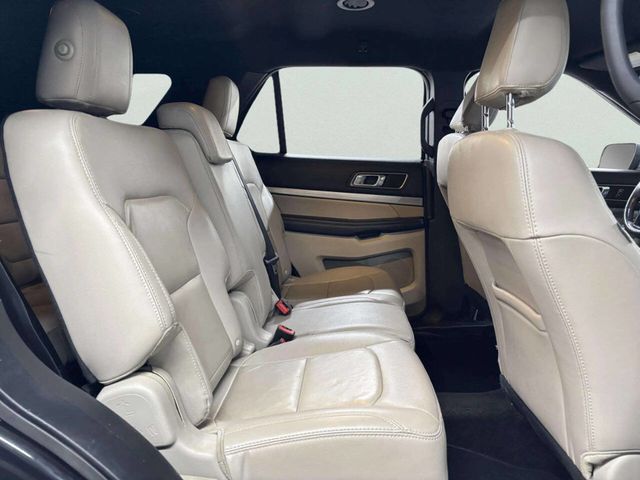 2018 Ford Explorer XLT FWD - 22956376 - 19