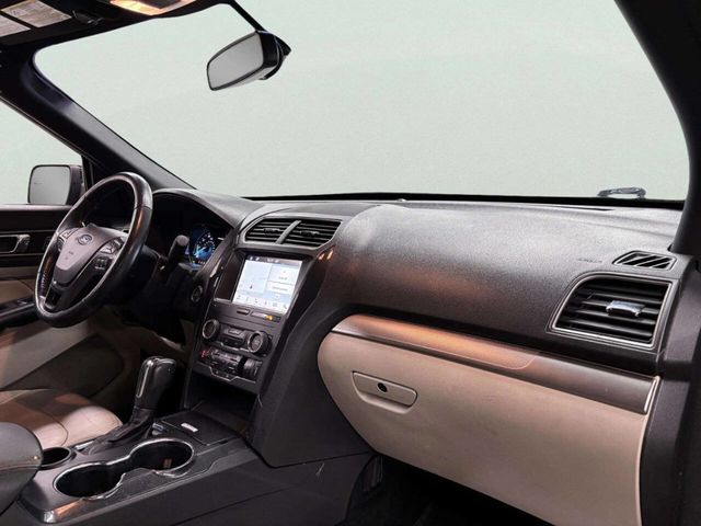 2018 Ford Explorer XLT FWD - 22956376 - 21