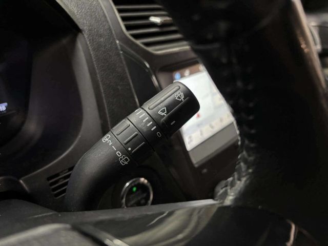 2018 Ford Explorer XLT FWD - 22956376 - 34