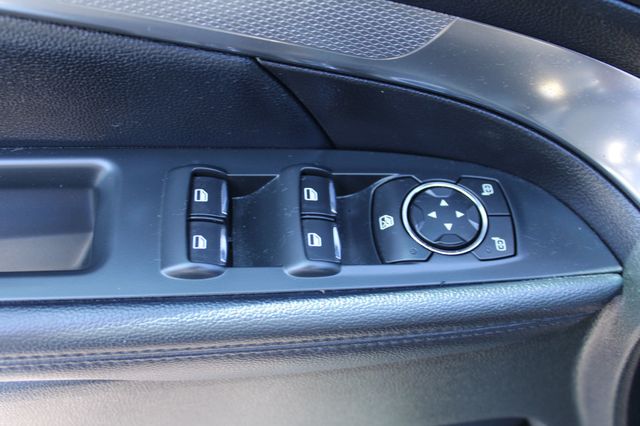 2018 Ford Explorer XLT FWD - 23066755 - 16