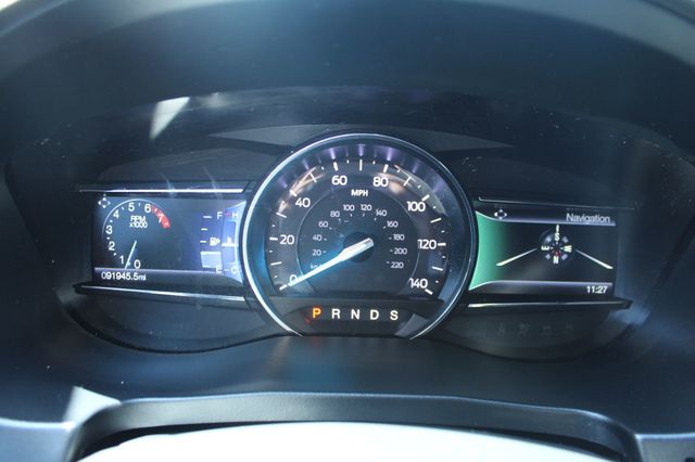 2018 Ford Explorer XLT FWD - 23066755 - 19