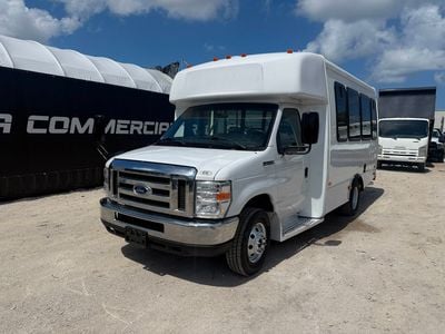 2018 Ford E-350 14 Passenger Shuttle Bus