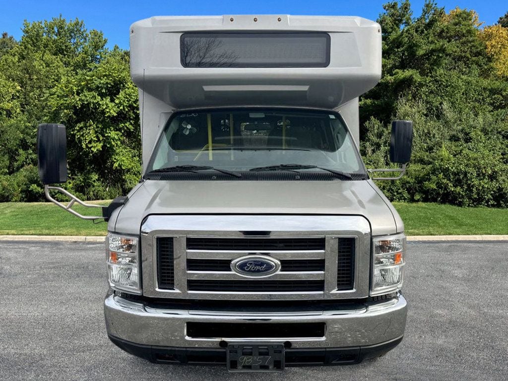 2018 Ford E-450 Wheelchair-Accessible Shuttle Bus Adults Seniors Church & Wheelchair Transportation - 22974925 - 15