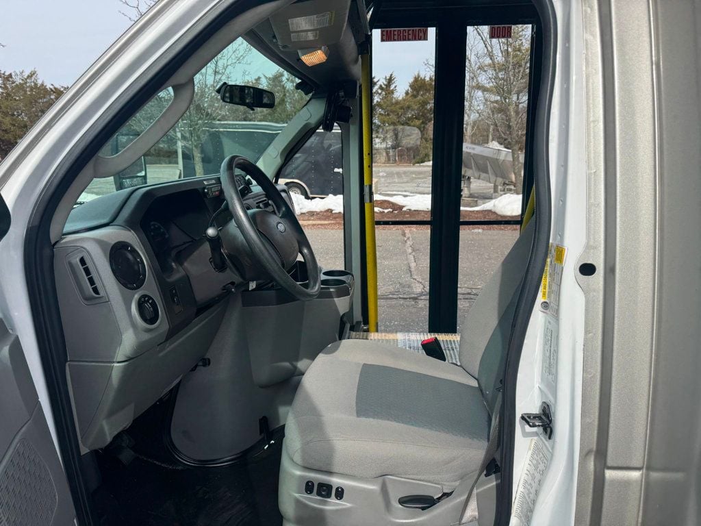 2018 Ford E-450 Wheelchair-Accessible Shuttle Bus Adults Seniors Church & Wheelchair Transportation - 22974925 - 19