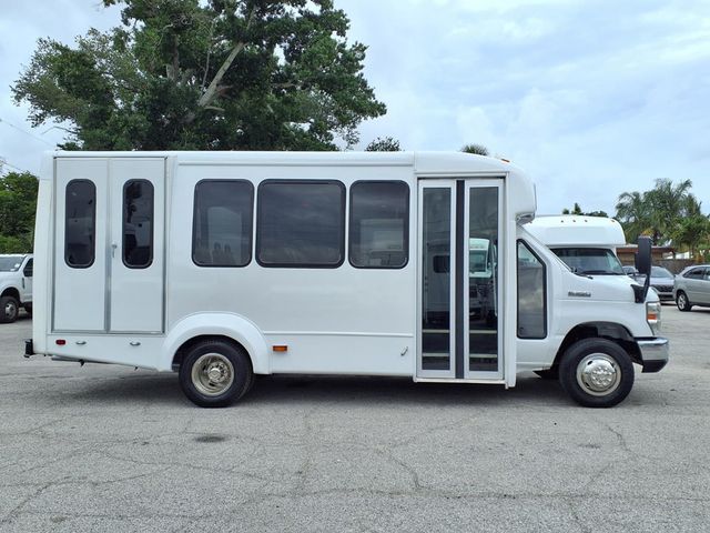 2018 Ford E-Series Cutaway 13 Passenger Shuttle Bus w/Wheelchair - 23032308 - 2